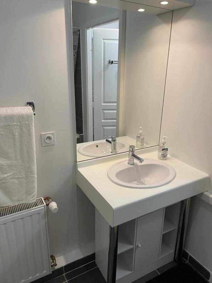 Chambre Agreable Avec Jacuzzi Марсель Екстер'єр фото
