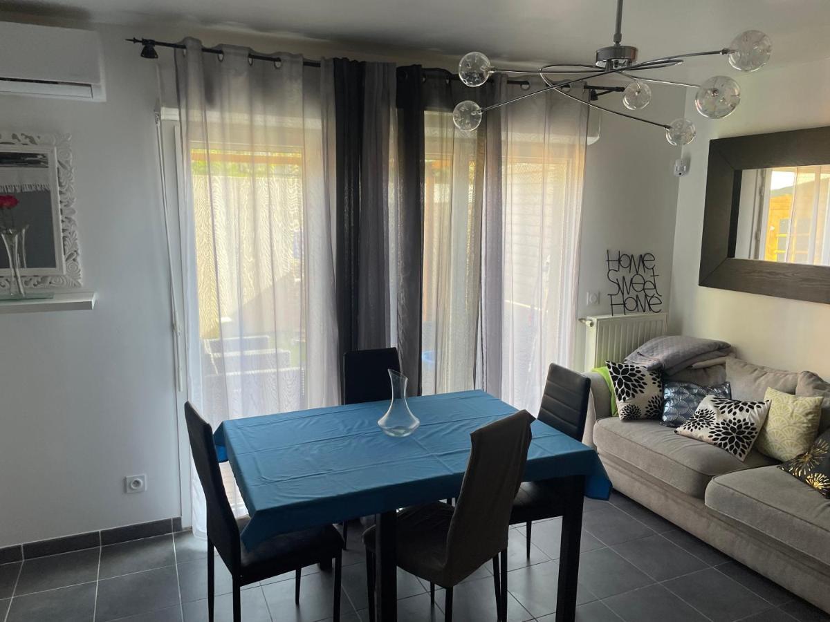 Chambre Agreable Avec Jacuzzi Марсель Екстер'єр фото