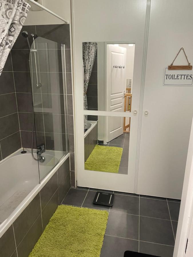 Chambre Agreable Avec Jacuzzi Марсель Екстер'єр фото