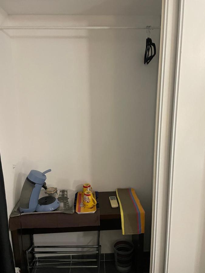 Chambre Agreable Avec Jacuzzi Марсель Екстер'єр фото